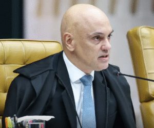 Moraes dá 48 horas para Bolsonaro informar se autorizou vídeo com IA