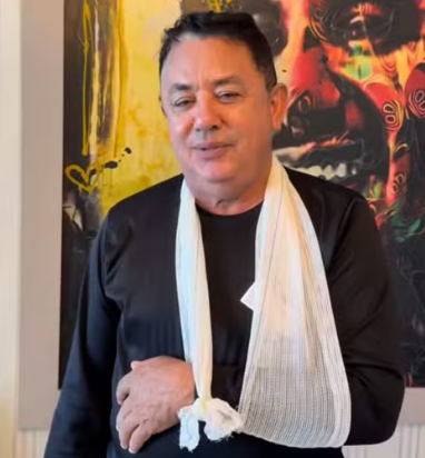 Pai do cantor Cristiano Araújo é atropelado pela própria caminhonete