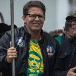 Mario Frias e produtora de Dark Horse são alvos de operação da PF