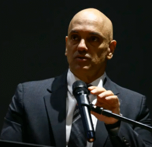 “Inconstitucional e ilegal”, diz Moraes sobre investigação de Mendonça