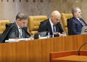 STF encerra sessão sem definir casos sobre Moraes e Mendonça