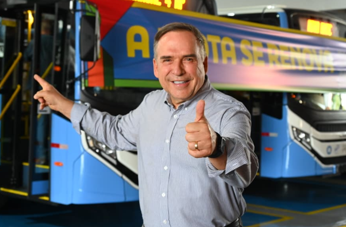 Mabel entrega 19 novos ônibus e afirma que Goiânia tem o melhor transporte coletivo do Brasil