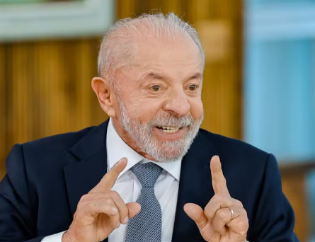 Após proibição das bets, Lula critica clubes: ‘Eles que se virem’