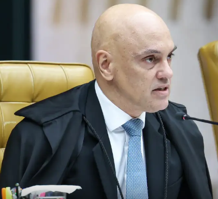 Moraes determina emissão de mandado de prisão contra Eduardo Bolsonaro