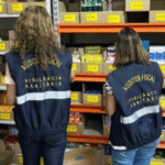 Mulher é morta e filha é baleada dentro de casa; companheiro é suspeito