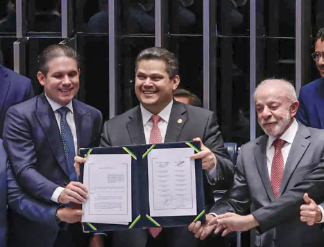 Congresso promulga emenda do fim da 6×1; escala 5×2 começa em 60 dias