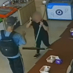 Funcionária mata homem que a arrastou até banheiro de sorveteria, em GO