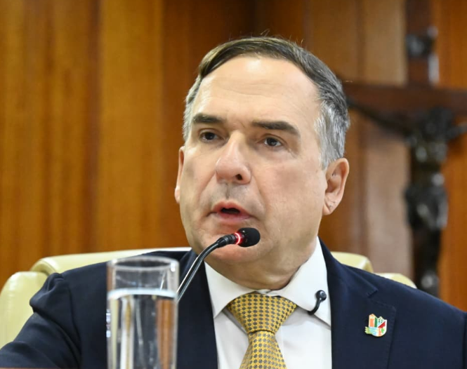 “Não vou aceitar que os mais pobres paguem a mesma taxa do lixo que os ricos”, afirma Sandro Mabel