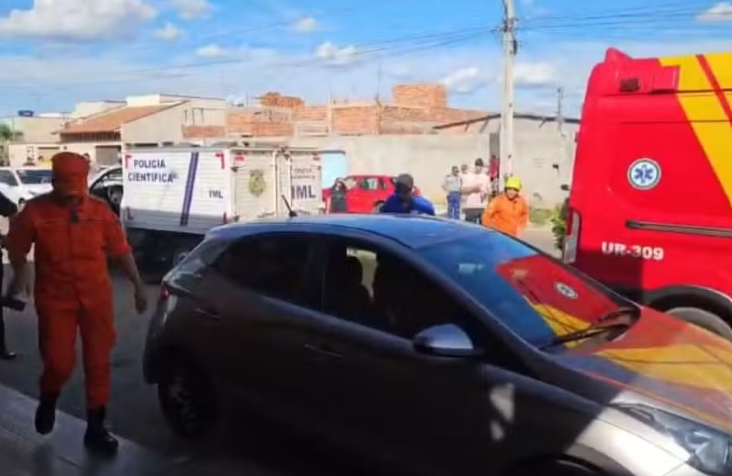 Criança de 2 anos morre após ser deixada dentro de carro, em Senador Canedo