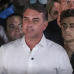 Em carta golpista, Flávio agradece Milei e Trump por apoio para fuga